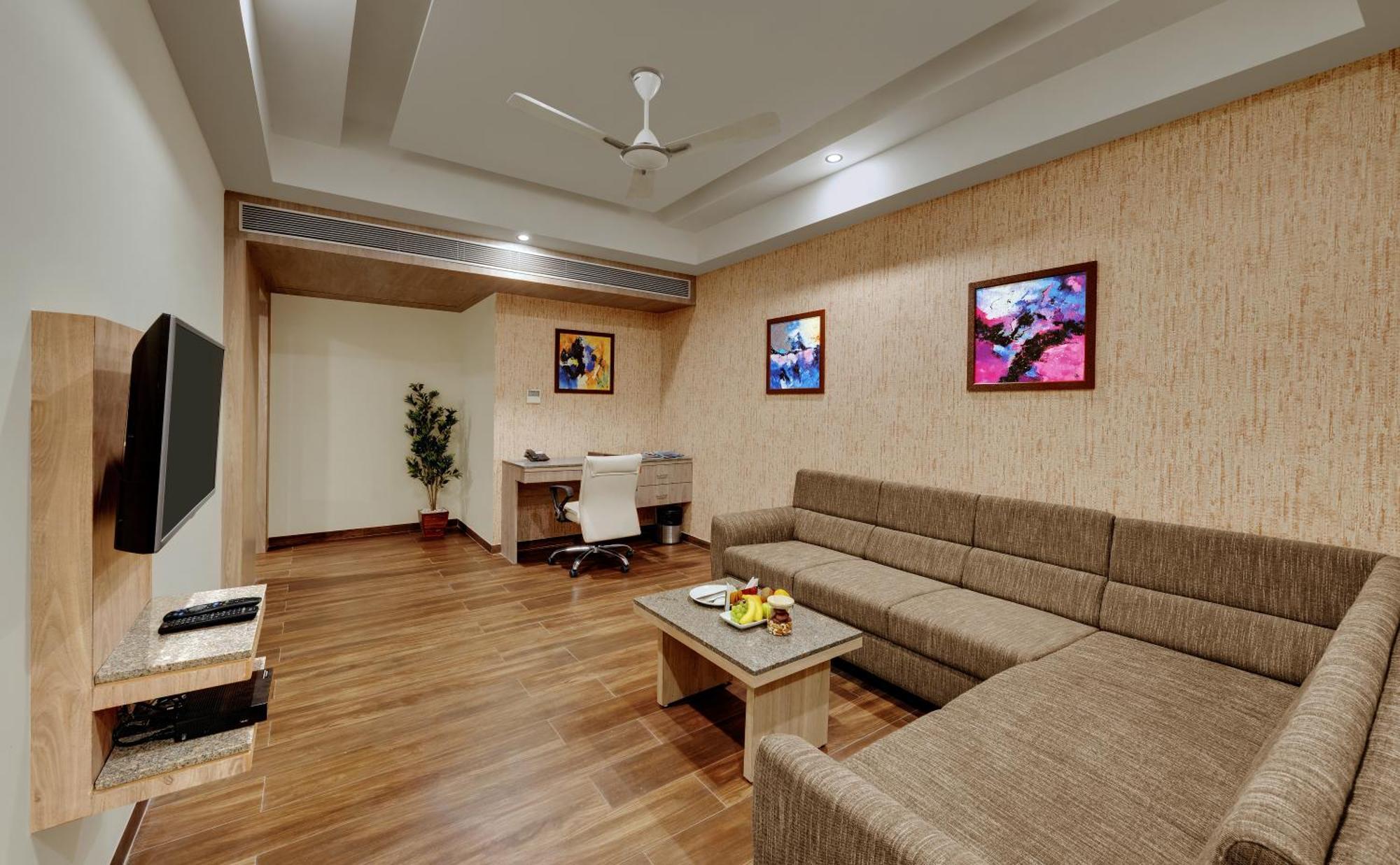 Anaya Beacon Hotel, Jāmnagar Стая снимка